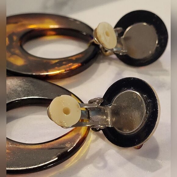 Vintage Oversized Faux Amber Clip ons - Picture 9 of 12